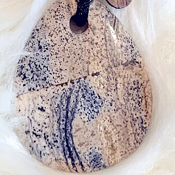 ✨HP✨🆕 Boho Healing Speckled Jasper Stone w/Wooden Carved Feather Charm Necklace - Picture 5 of 14